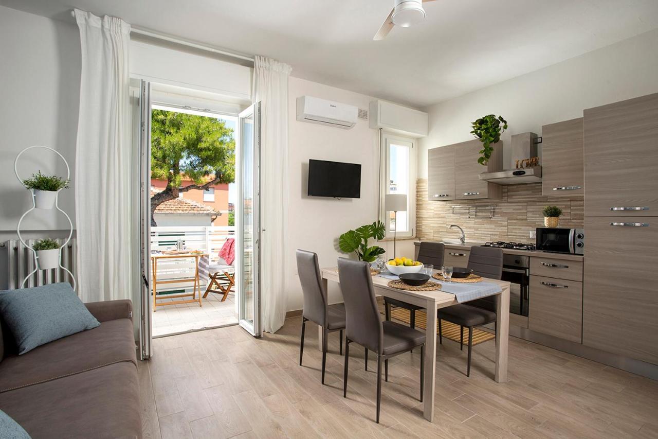 Appartamenti Villa Miramare 리미니 외부 사진